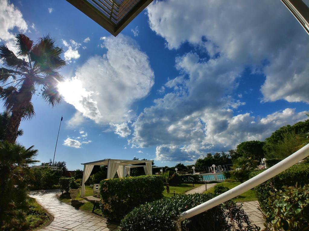 Domizia Palace Hotel Baia Domizia Kültér fotó