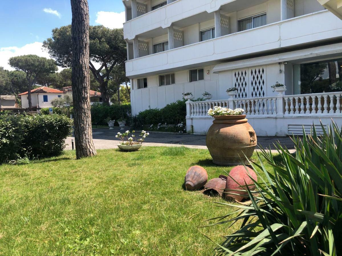 Domizia Palace Hotel Baia Domizia Kültér fotó